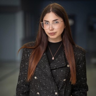Angie Neskovic, απόφοιτος Βαλκανικών, Σλαβικών και Ανατολικών Σπουδών, 2025